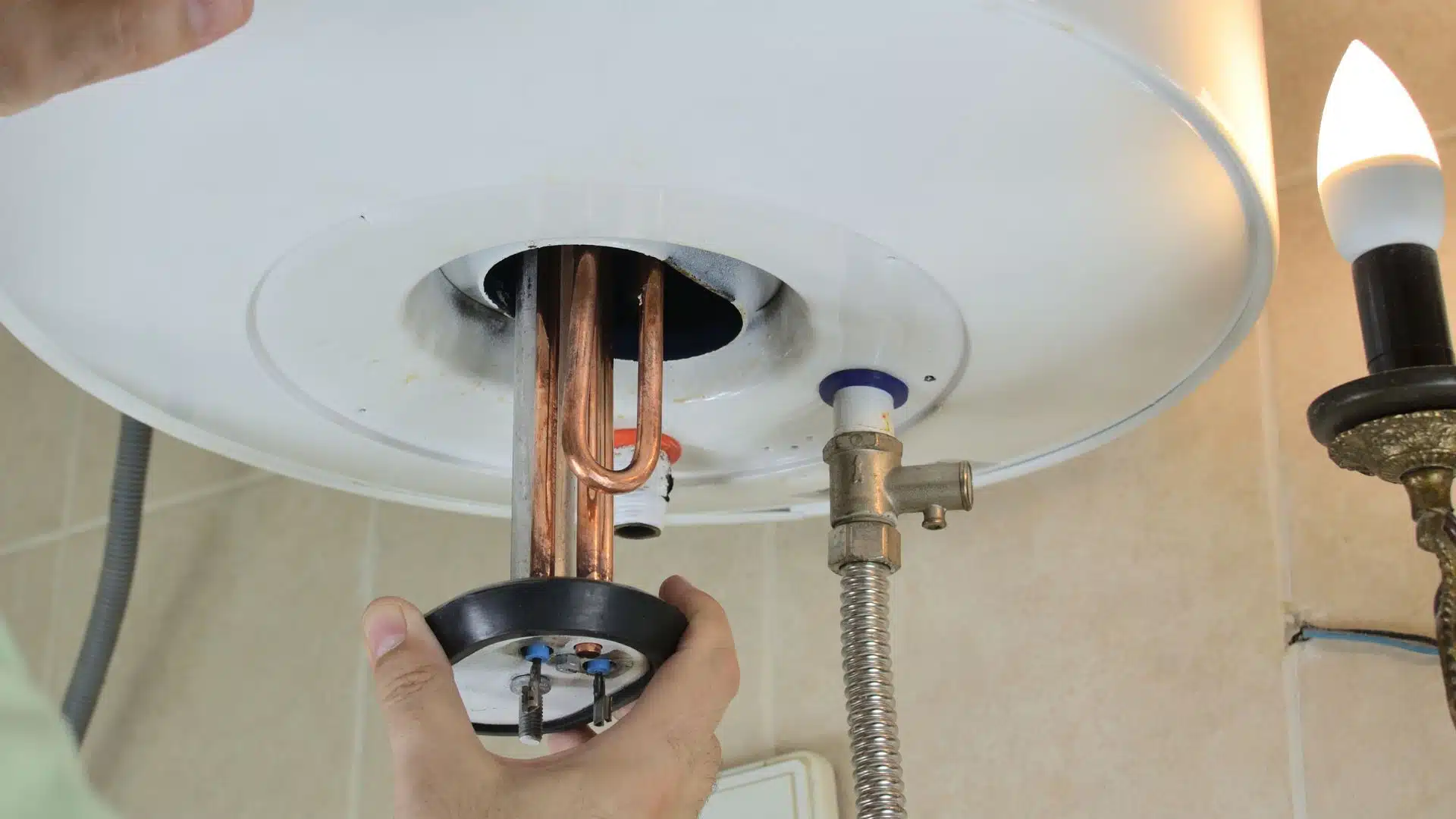 Vente et Pose de ballon thermodynamique par AG Plomberie à Lyon (1) Ballon thermodynamique | AG Plomberie Climatisation